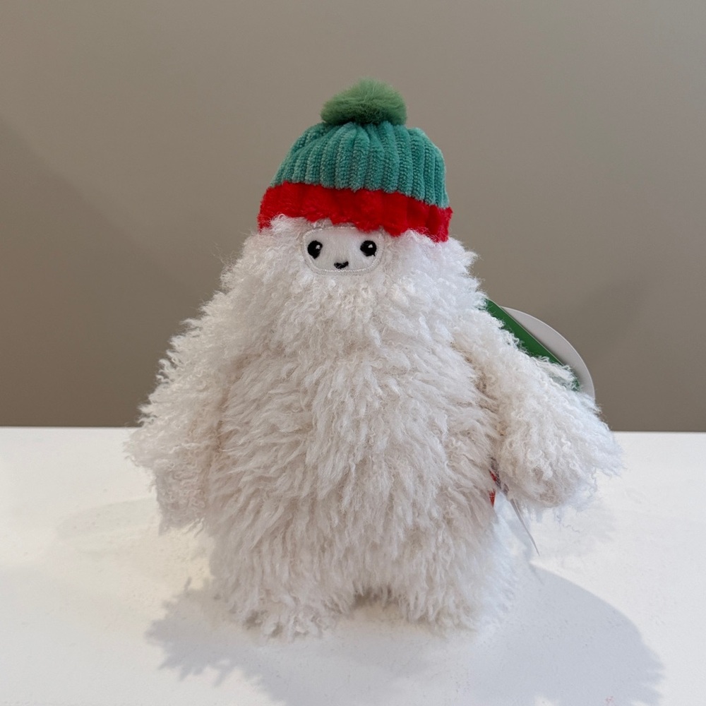 NWT 9” Yeti with Beanie Christmas Plush by Gigglescape